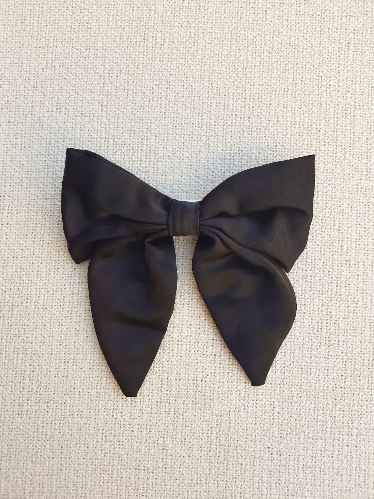 BOW BARRETTE
