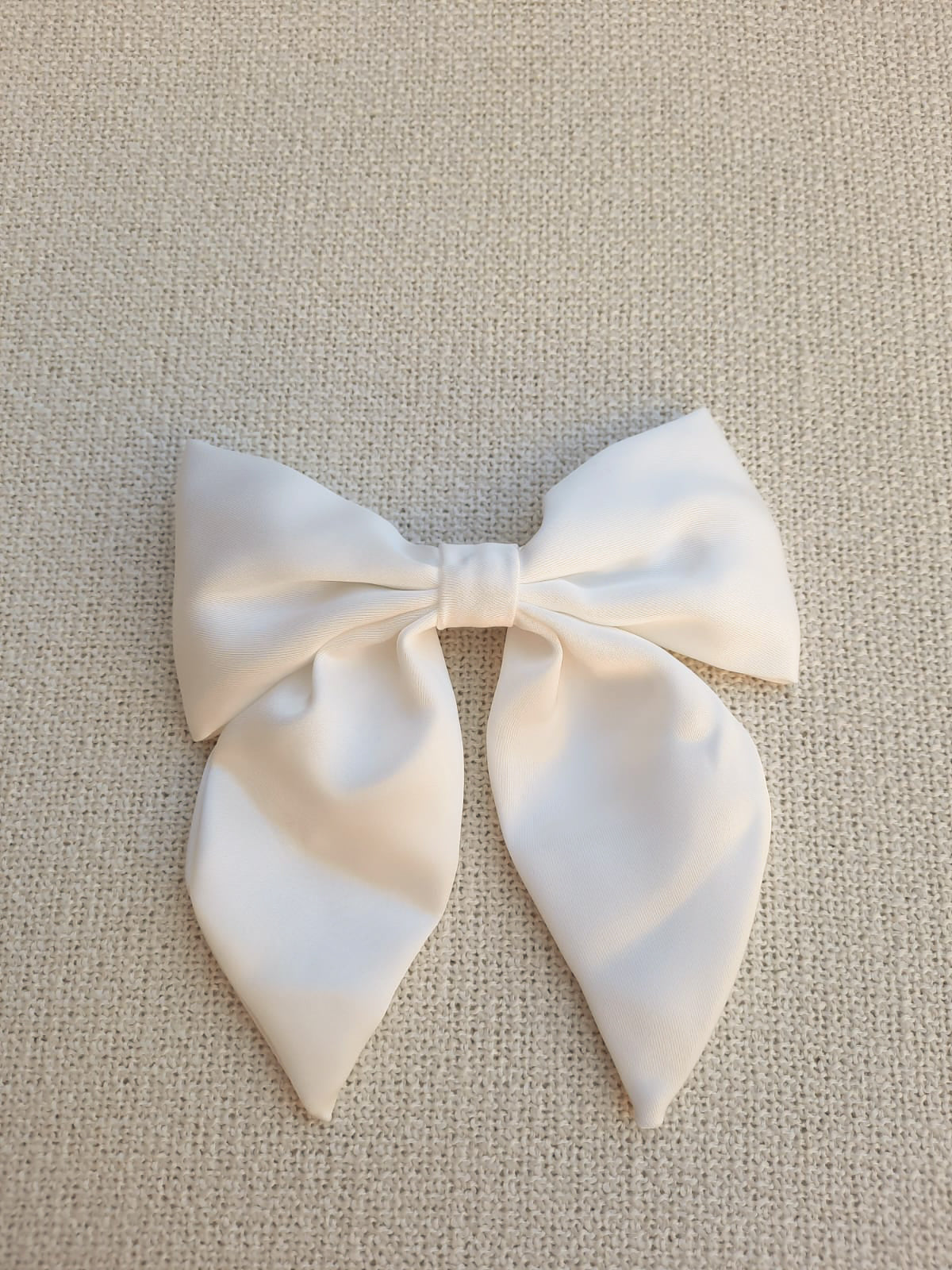 BOW BARRETTE